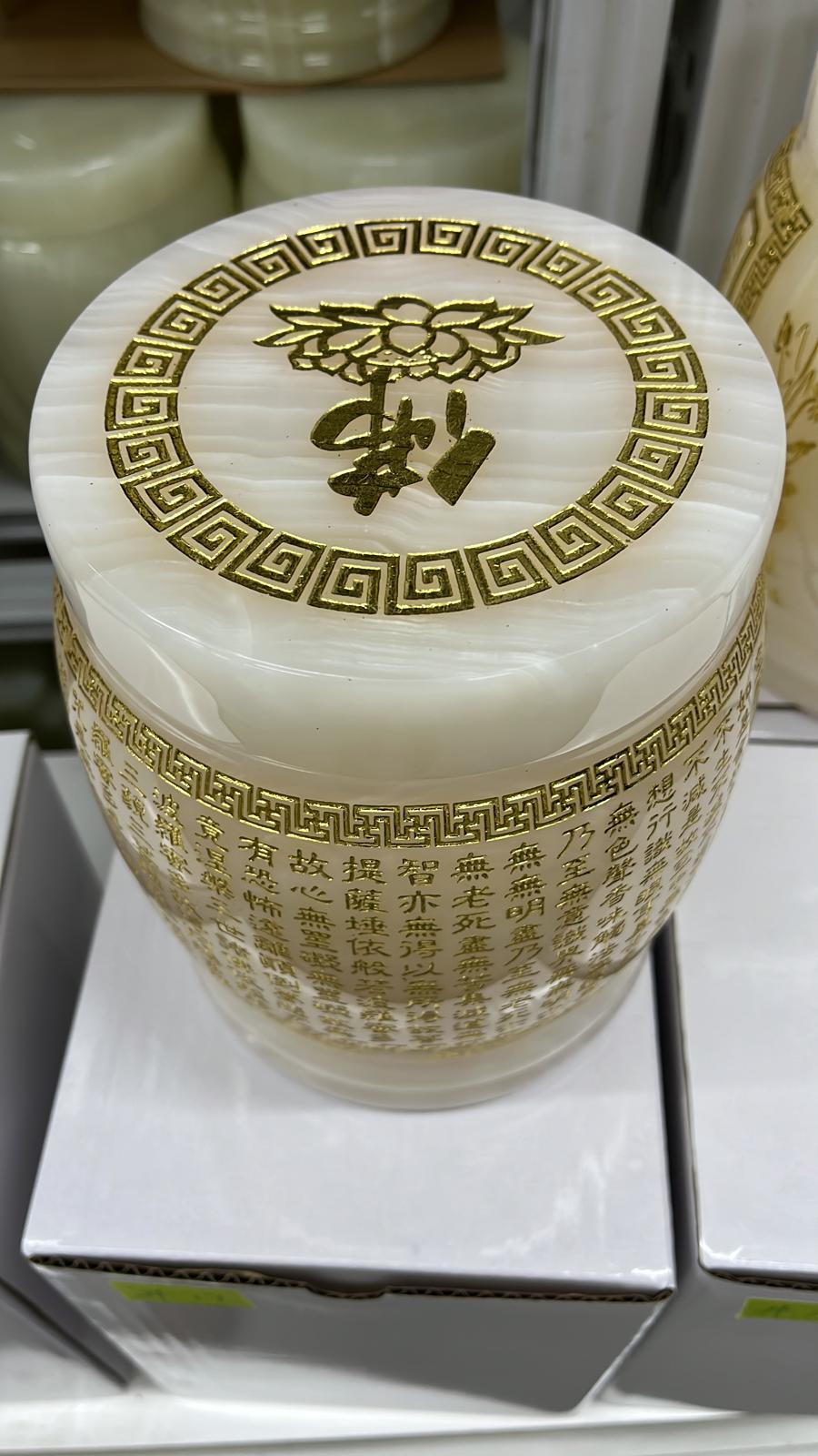 香港私營骨灰龕位6×8標準骨灰盅尺寸對照